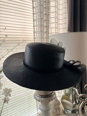 VTG Black Lacquer Polypropylene Straw Bow Hat